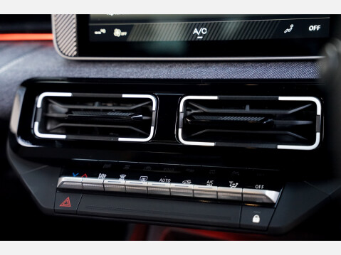 Renault 5 TECHNO E-TECH 39