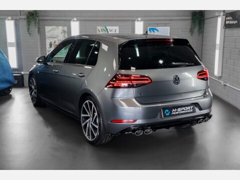 Volkswagen Golf R TSI 4MOTION DSG 2