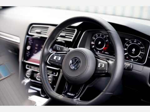 Volkswagen Golf R TSI 4MOTION DSG 4