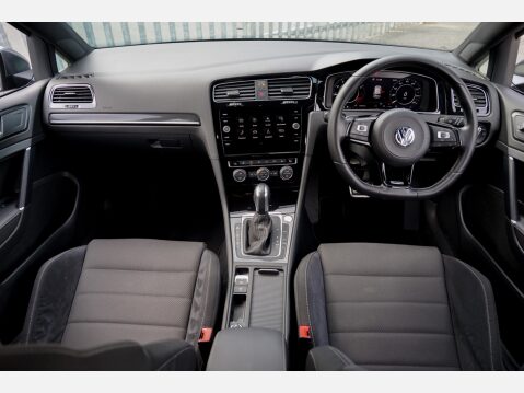 Volkswagen Golf R TSI 4MOTION DSG 5