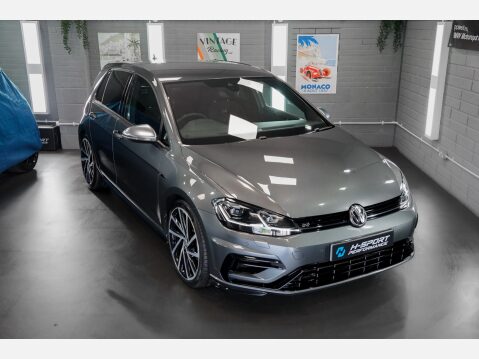 Volkswagen Golf R TSI 4MOTION DSG 10
