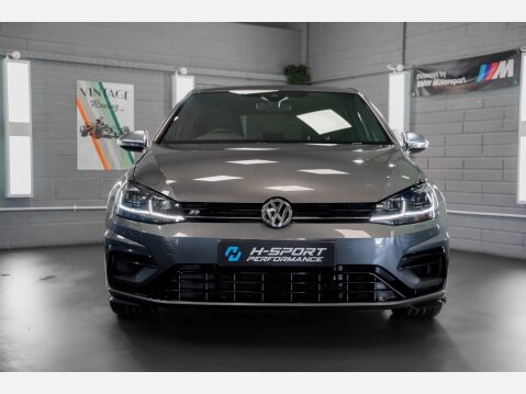 Volkswagen Golf R TSI 4MOTION DSG 11
