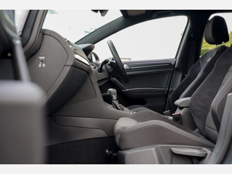 Volkswagen Golf R TSI 4MOTION DSG 28