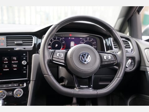 Volkswagen Golf R TSI 4MOTION DSG 36