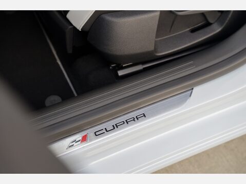 SEAT Leon TSI CUPRA BLACK DSG 30