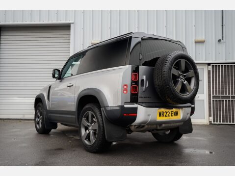 Land Rover Defender HARD TOP SE MHEV 2