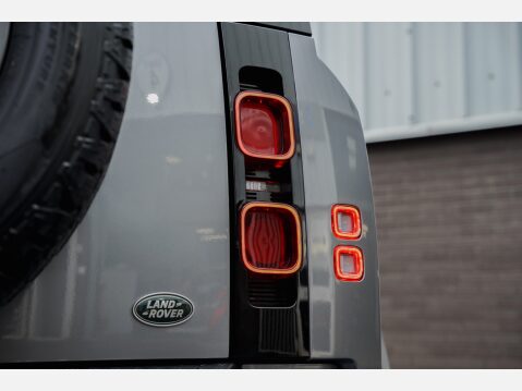 Land Rover Defender HARD TOP SE MHEV 13