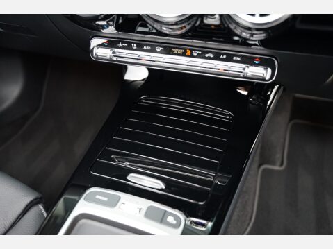 Mercedes-Benz A Class AMG A 35 4MATIC PREMIUM PLUS MHEV 33