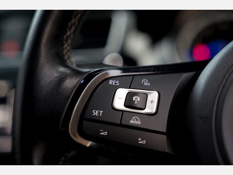 Volkswagen Golf R 34