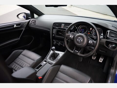 Volkswagen Golf R 27