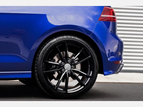 Volkswagen Golf R 19
