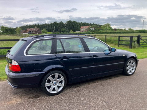 BMW 3 Series 3.0 330i SE Touring 5dr 16