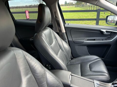 Volvo XC60 2.4 D5 SE Lux Nav Geartronic AWD Euro 5 5dr 24