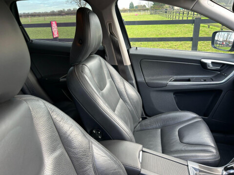Volvo XC60 2.4 D5 SE Lux Nav Geartronic AWD Euro 5 5dr 24