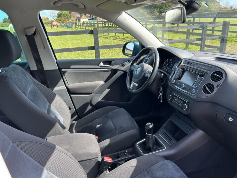 Volkswagen Tiguan 2.0 TDI BlueMotion Tech Match 2WD Euro 5 (s/s) 5dr 19