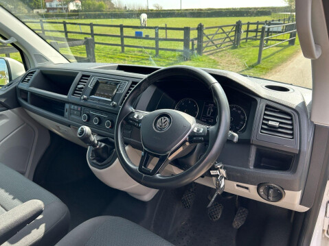 Volkswagen Transporter 2.0 TDI T28 Highline FWD SWB Euro 6 (s/s) 5dr 24