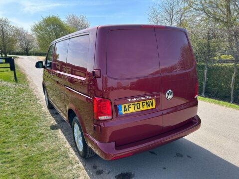 Volkswagen Transporter 2.0 TDI T28 Highline DSG FWD SWB Euro 6 (s/s) 5dr 15