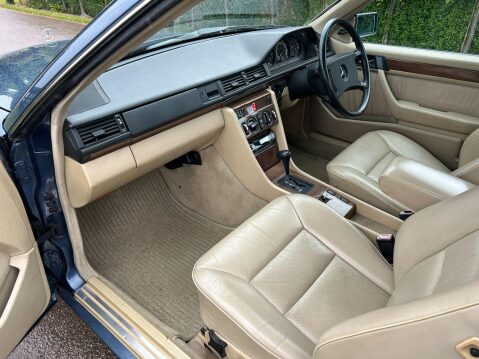 Mercedes-Benz 300 3.0 CE 2dr 26