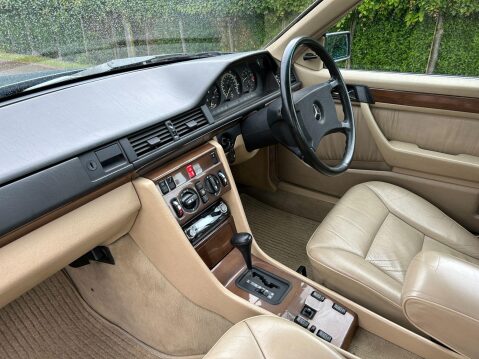 Mercedes-Benz 300 3.0 CE 2dr 10