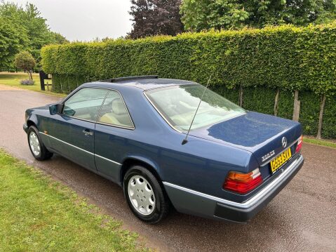 Mercedes-Benz 300 3.0 CE 2dr 3