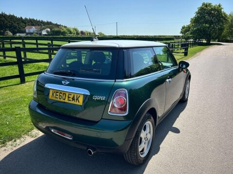 Mini Hatch 1.6 Cooper Euro 5 (s/s) 3dr 11