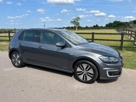 Volkswagen Golf 35.8kWh e-Golf Auto 5dr