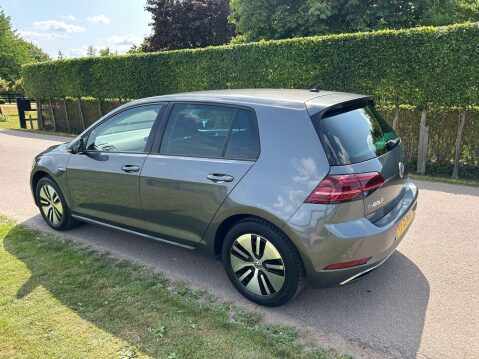 Volkswagen Golf 35.8kWh e-Golf Auto 5dr 9