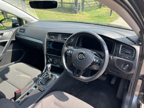 Volkswagen Golf 35.8kWh e-Golf Auto 5dr 12