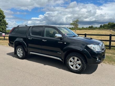 Toyota Hilux 3.0 D-4D Invincible 4WD 4dr
