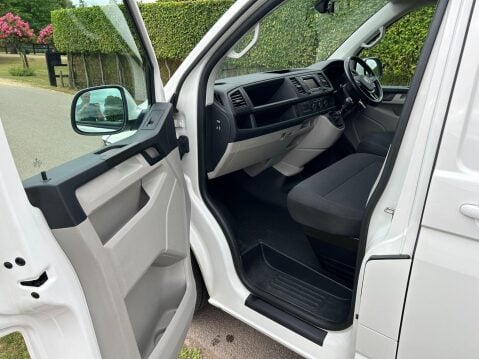 Volkswagen Transporter 2.0 TDI T30 BlueMotion Tech Highline FWD SWB Euro 6 (s/s) 5dr 19