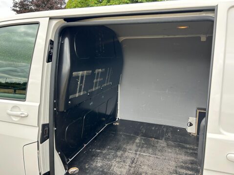Volkswagen Transporter 2.0 TDI T30 BlueMotion Tech Highline FWD SWB Euro 6 (s/s) 5dr 20