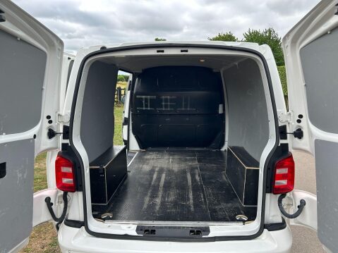 Volkswagen Transporter 2.0 TDI T30 BlueMotion Tech Highline FWD SWB Euro 6 (s/s) 5dr 23