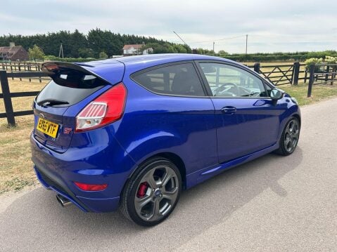 Ford Fiesta 1.6T EcoBoost ST-2 Euro 6 3dr 9