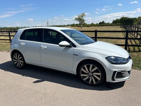 Volkswagen Golf 1.4 TSI 8.7kWh GTE Advance DSG Euro 6 (s/s) 5dr 7
