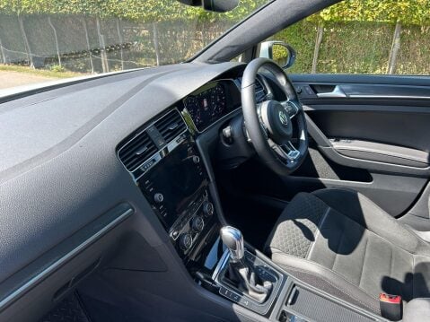 Volkswagen Golf 1.4 TSI 8.7kWh GTE Advance DSG Euro 6 (s/s) 5dr 15