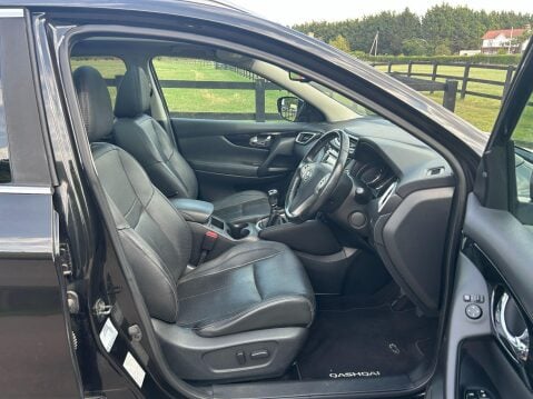 Nissan Qashqai 1.2 DIG-T Tekna 2WD Euro 5 (s/s) 5dr 14