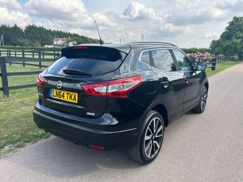Nissan Qashqai 1.2 DIG-T Tekna 2WD Euro 5 (s/s) 5dr 10