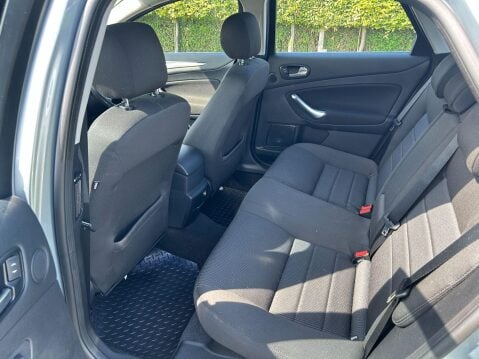 Ford Mondeo 1.8 TDCi Titanium 5dr 12