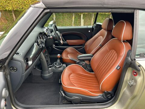 Mini Convertible 1.6 Cooper S Sidewalk Euro 4 2dr 17