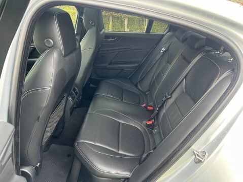 Jaguar XE 2.0d R-Sport Auto AWD Euro 6 (s/s) 4dr 13