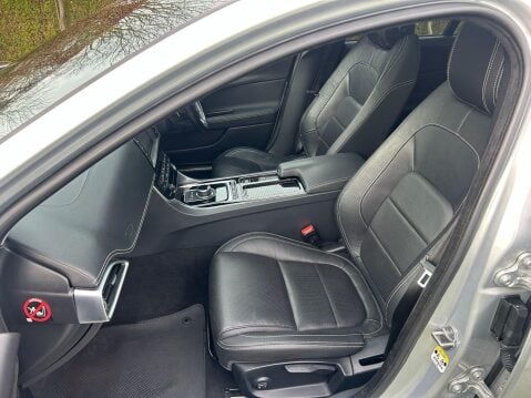 Jaguar XE 2.0d R-Sport Auto AWD Euro 6 (s/s) 4dr 8