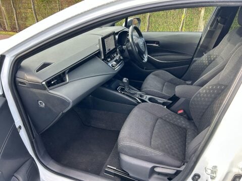 Suzuki Swace 1.8h Motion CVT Euro 6 (s/s) 5dr 9