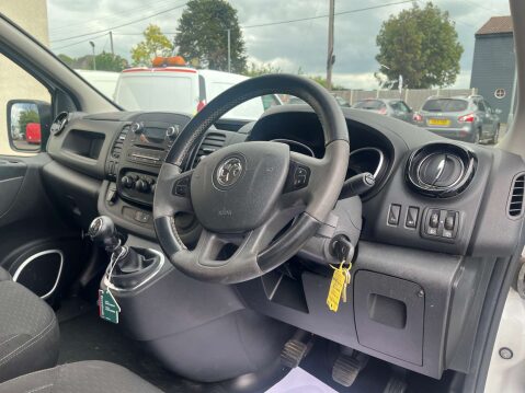 Vauxhall Vivaro 1.6 Vivaro 2700 Sport CDTi BT S/S 17