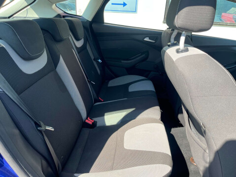 Ford Focus 1.6 Focus Zetec TDCI 5dr 29