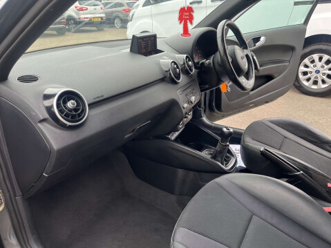 Audi A1 1.6 A1 S Line TDI 3dr 34