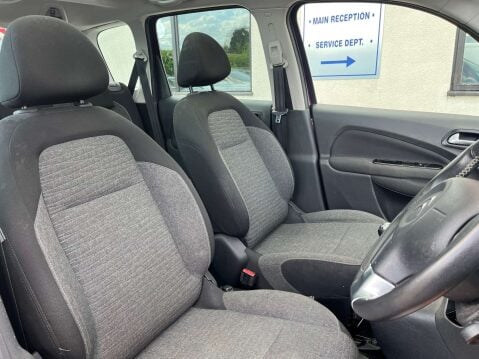 Citroen C3 Picasso 1.6 C3 Picasso Platinum Blue HDi 5dr 18