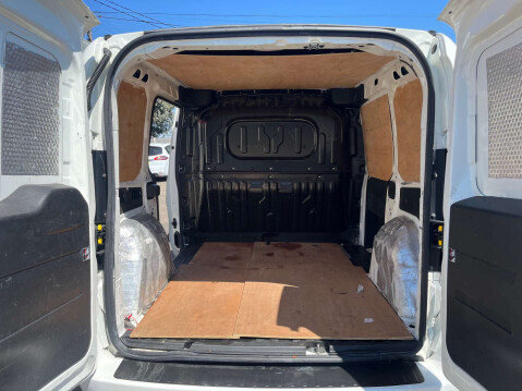 Vauxhall Combo Combo 2300 Sportive 1.3 CDTi ecoFLEX S/S Euro 6 27