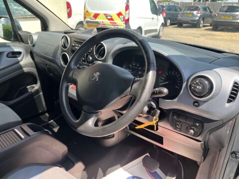 Peugeot Partner Tepee 1.6 HDi Teepee Style MPV 5dr Diesel Automatic (135 g/km, 92 bhp) 18