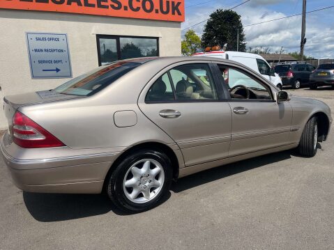 Mercedes-Benz C Class 2.0 C180 Elegance Auto 4dr 14