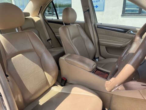 Mercedes-Benz C Class 2.0 C180 Elegance Auto 4dr 18